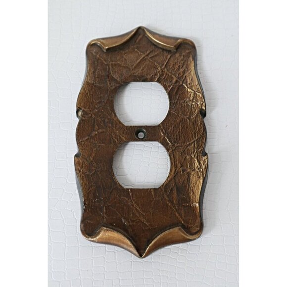 Vintage Electrical Socket Plate Switch Plate & Socket Cover Metal  Brass Tone Sw - Picture 2 of 4